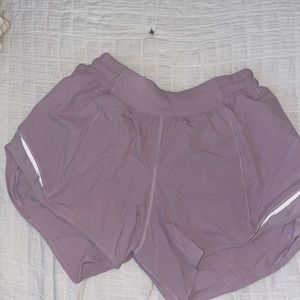 Lululemon Hotty Hot Short Long 4” - Lilac - Size 6